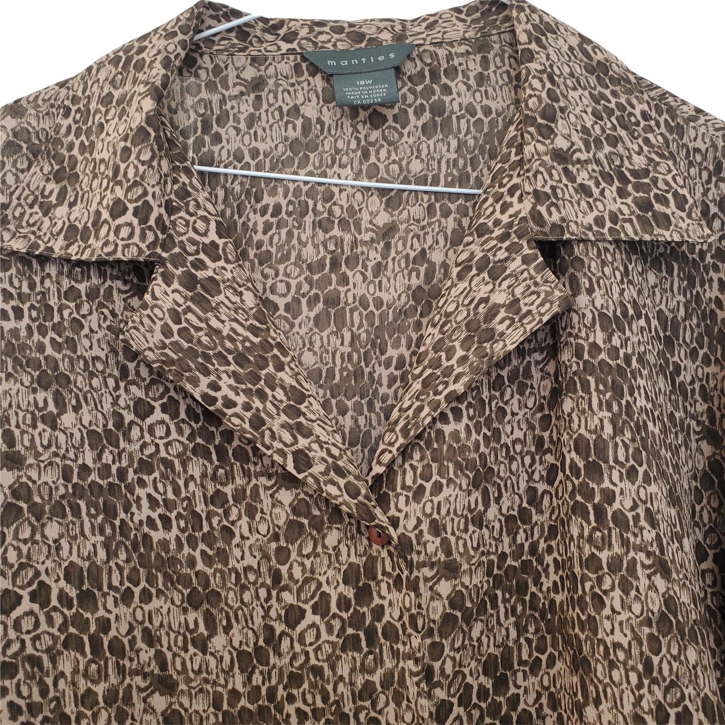 Mantles Dot/Spot Pattern Blouse with mini side slits