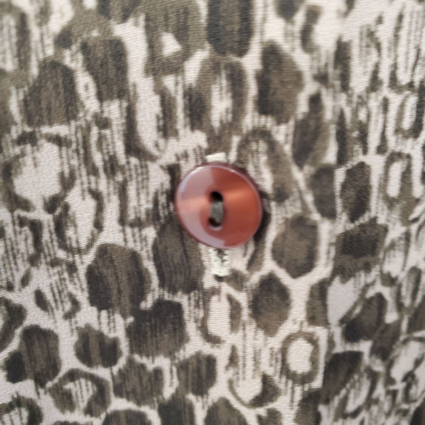 Mantles Dot/Spot Pattern Blouse with mini side slits