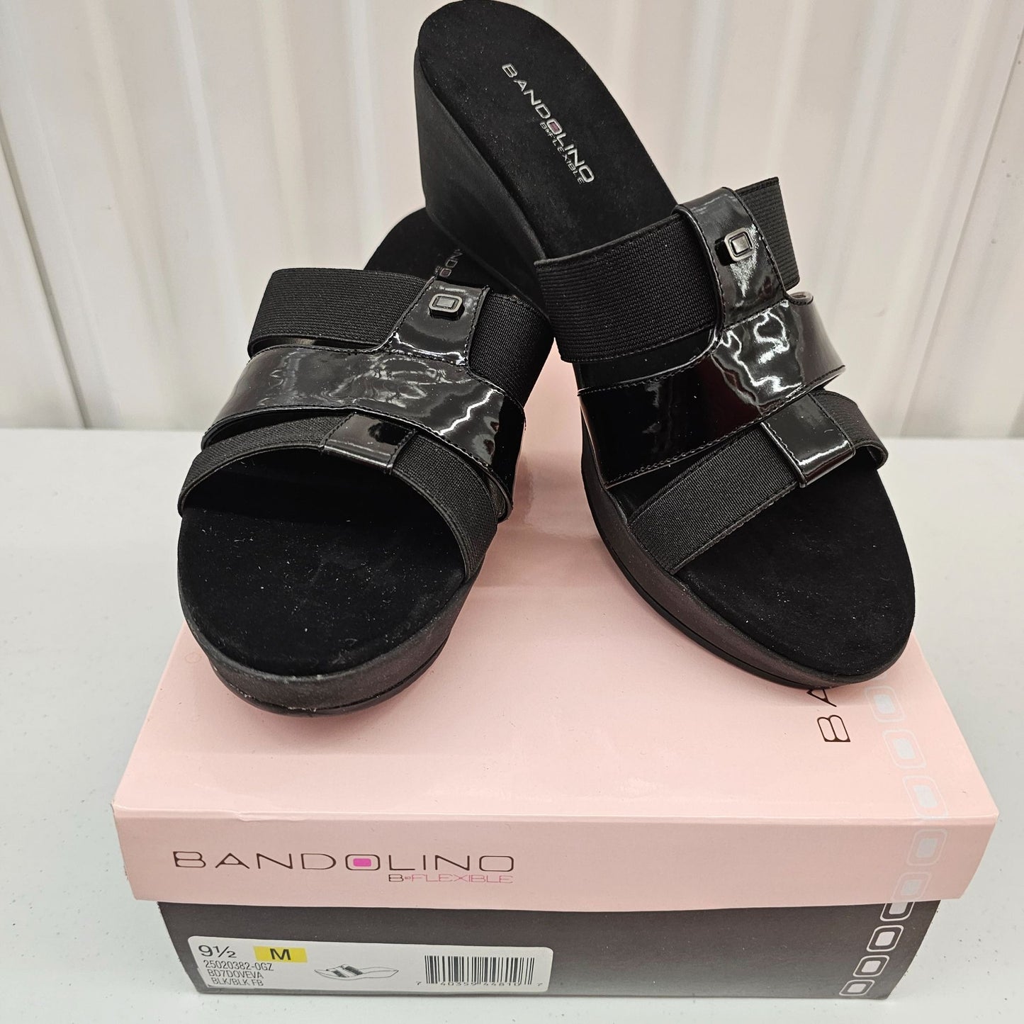 Bandolino B-Flexible Women's Black Wedge Sandals Size 9.5M Synthetic Upper & Sole