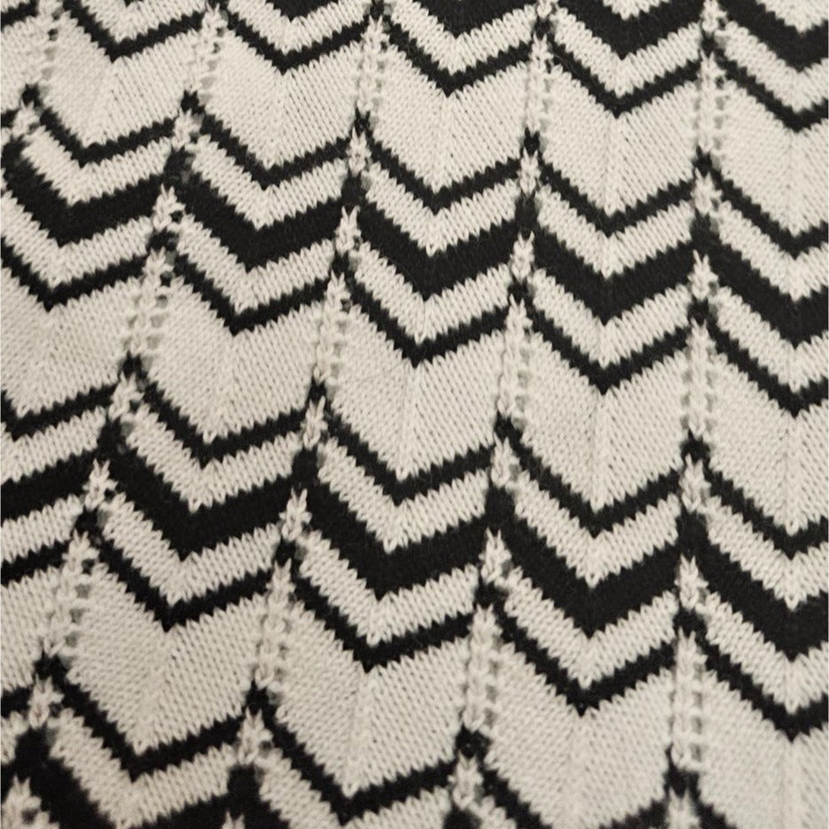 Tradition Womens Black & White Chevron Pattern Top Sz L/G 16 (14-16) Short Sleeves With Tie Detail
