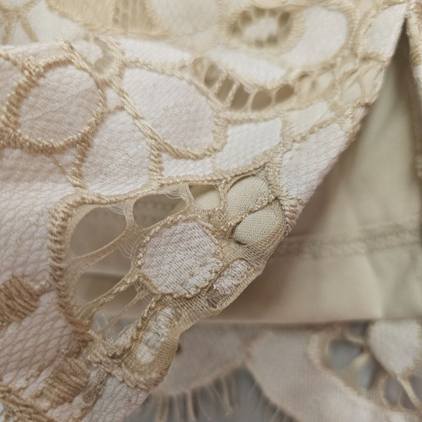 Isaac Mizrahi Live Womens Beige Floral Lace Top Bell Sleeves Size M